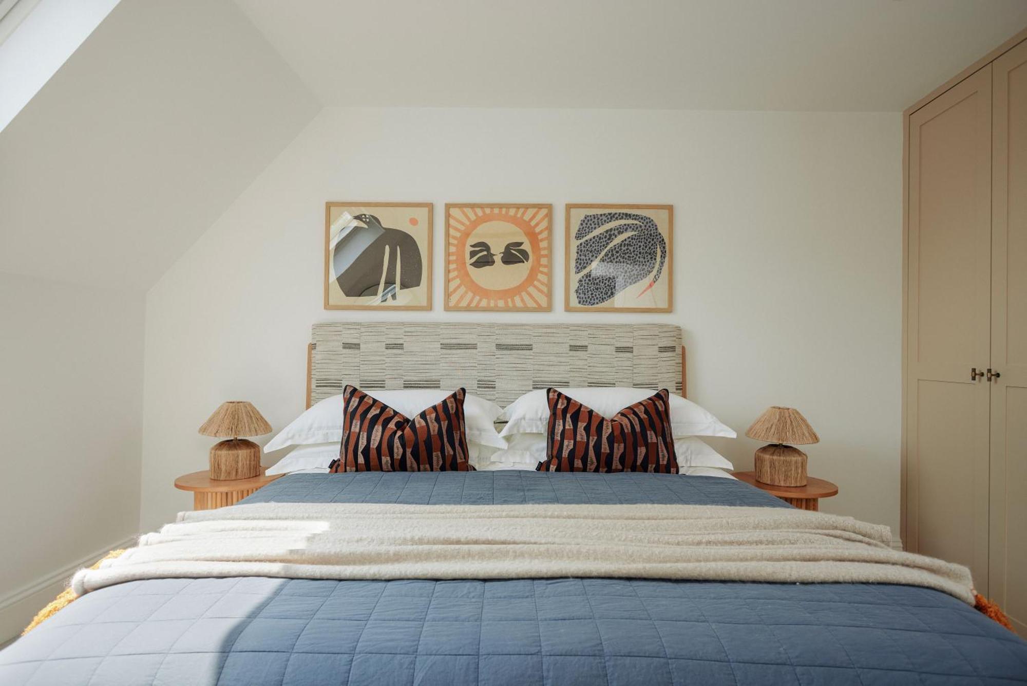 Luxury Fulham Townhouse With A Bar & Games Apartment London