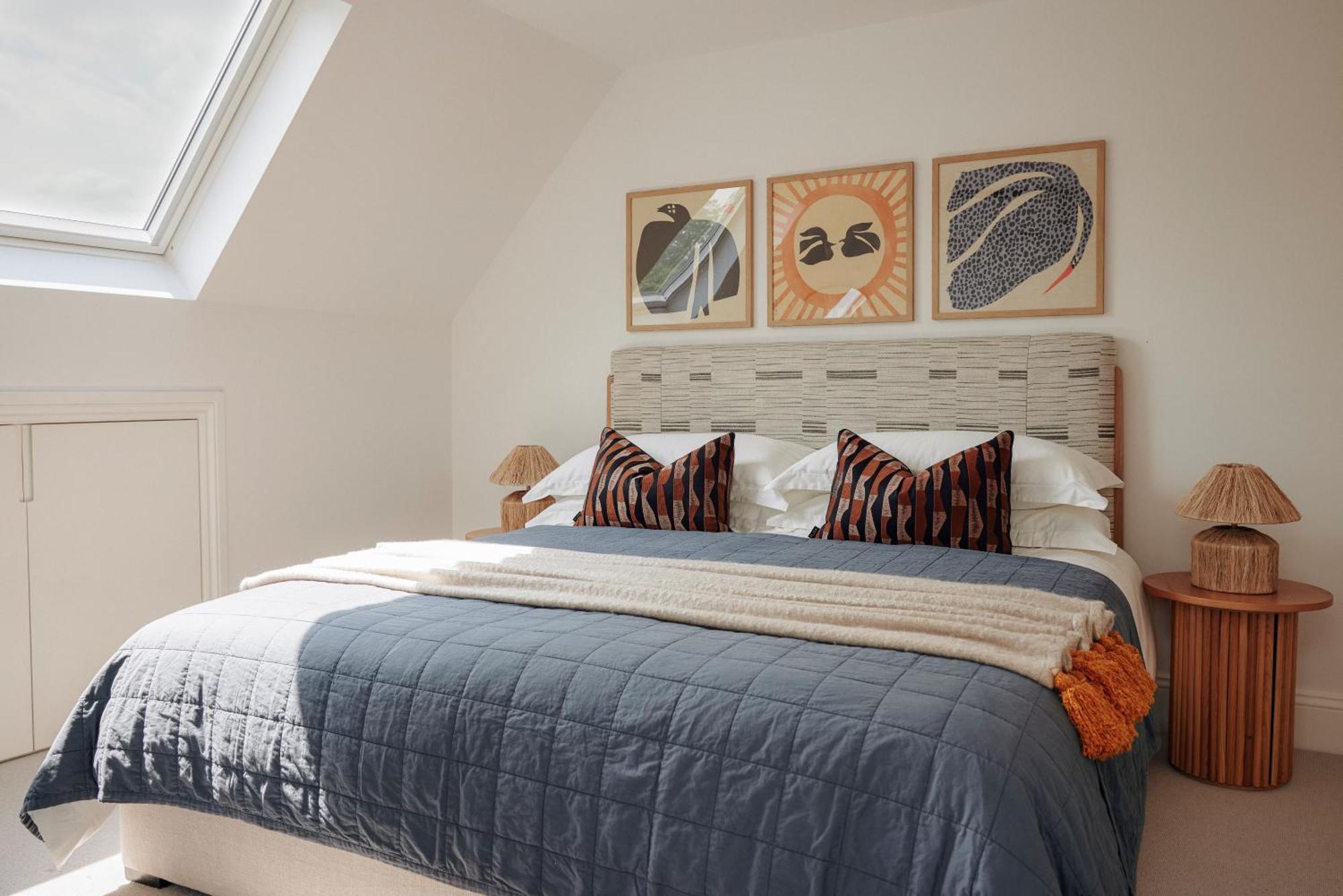 Luxury Fulham Townhouse With A Bar & Games London