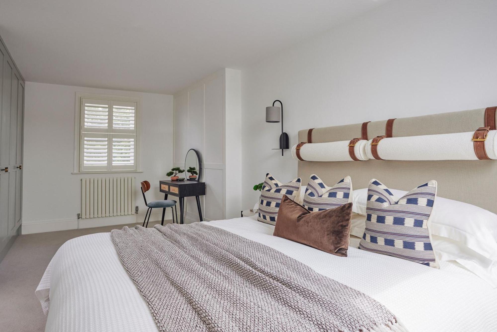 Luxury Fulham Townhouse With A Bar & Games London