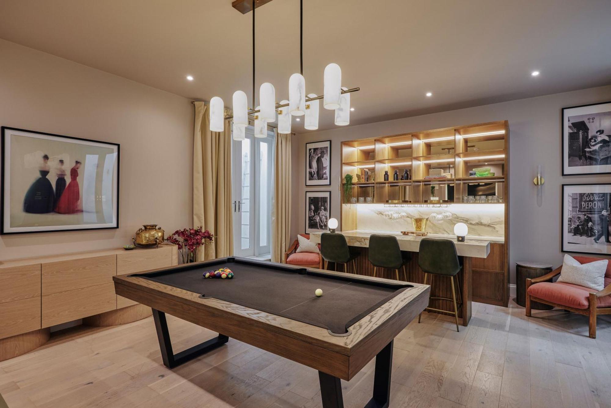 Luxury Fulham Townhouse With A Bar & Games